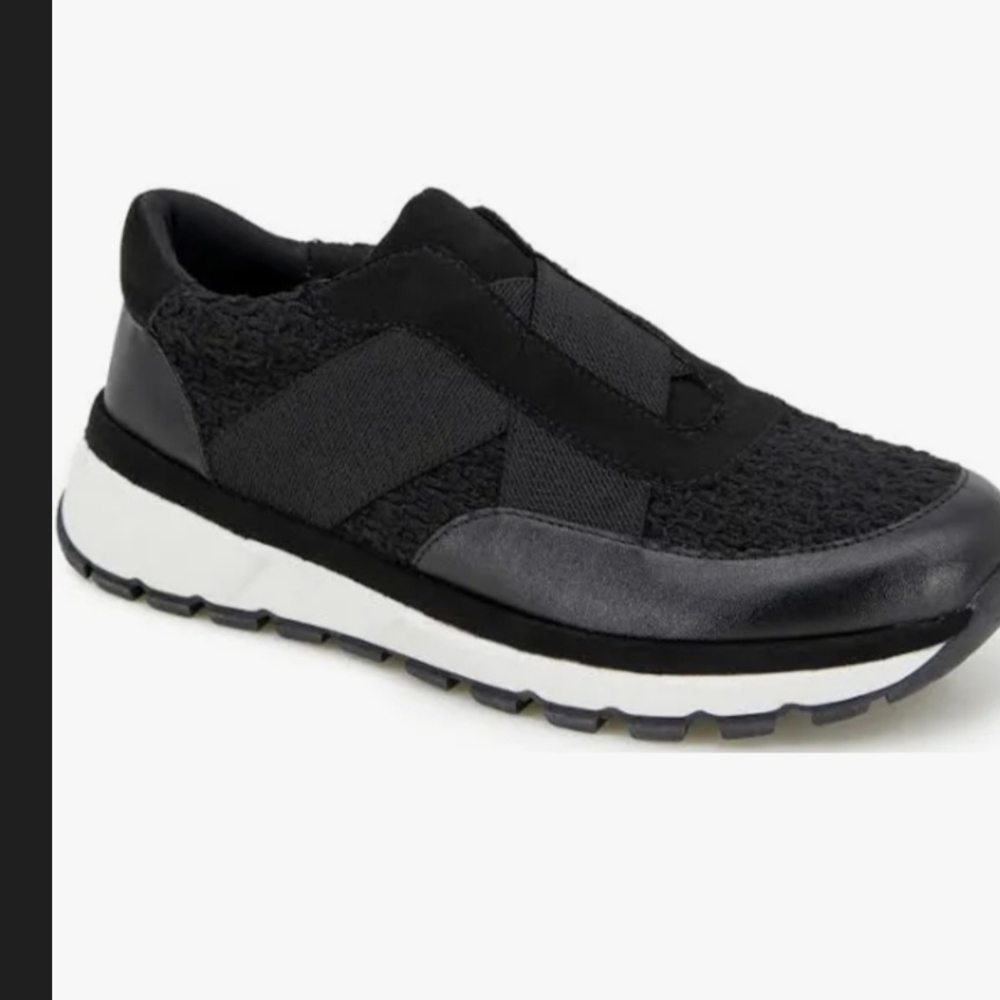 Kenneth Cole New Low-Top Croshet Sneakers